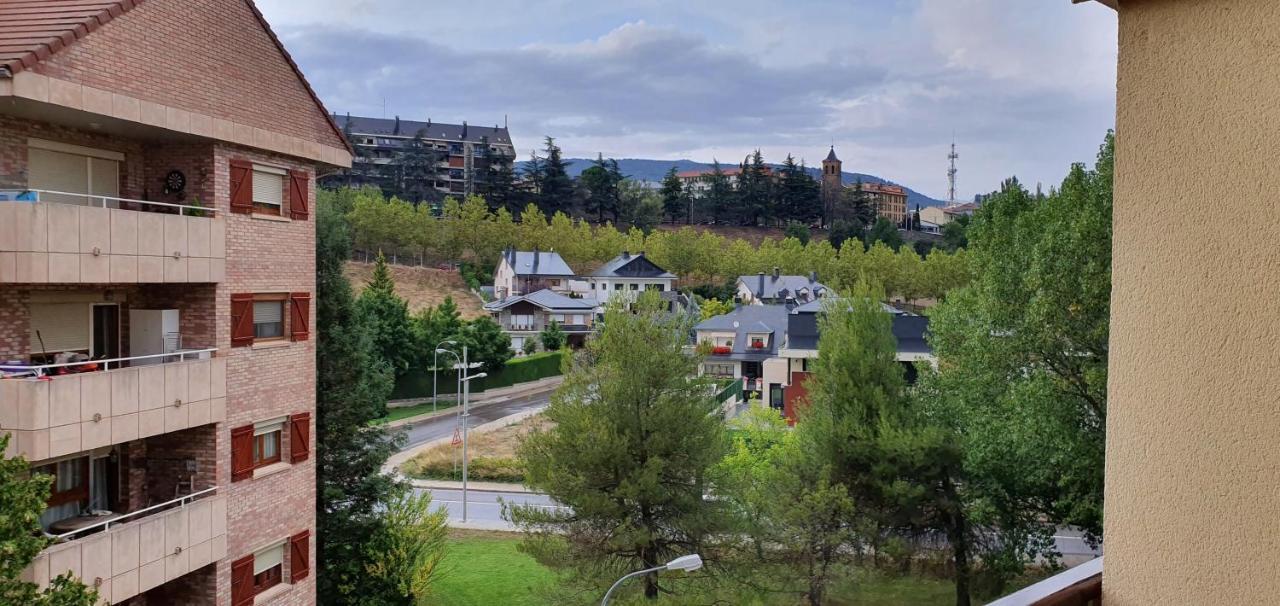 Apartamento Naturaleza 2000 4º Хака Екстериор снимка